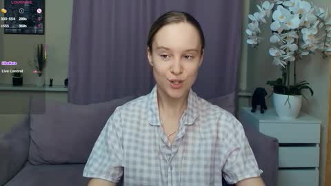 Nicoletta online show from March 2026 06:33:01 PM