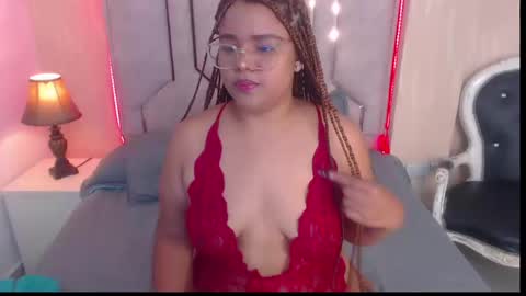 Snapshot of nicolbonnie chatting on October 2025 08:33:01 PM Nicolle online show from October 2025 08:33:01 PM