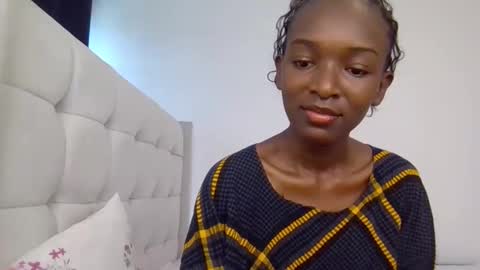 nicole161117 online show from February 2026 07:26:01 AM