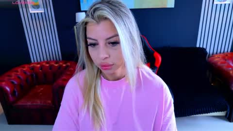 Snapshot of nicole___19 chatting on April 2026 11:48:02 AM Nico online show from April 2026 11:48:02 AM