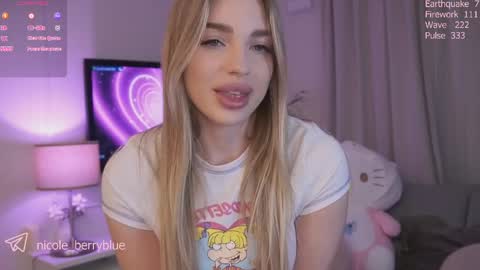 Snapshot of nicole_blueberry chatting on May 2026 07:31:01 PM Nicole online show from May 2026 07:31:01 PM