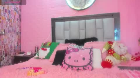 nicole_rosales online show from December 2025 07:43:02 PM