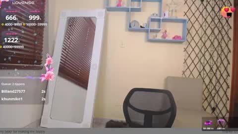 Nicole Santana online show from September 2025 09:37:01 PM