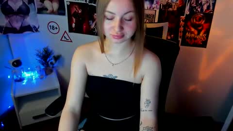 Nicole online show from October 2025 06:45:02 AM