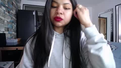 Snapshot of nicoleebon chatting on October 2025 06:29:01 PM Nicole online show from October 2025 06:29:01 PM