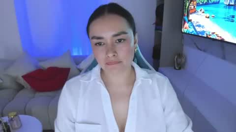 Nicolle online show from July 2026 11:42:01 PM