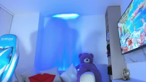 Nicolle online show from July 2026 11:17:01 PM