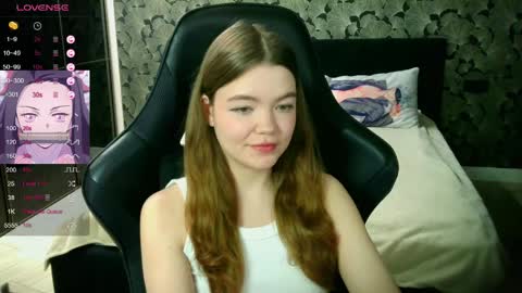 Snapshot of nicolemeew chatting on April 2026 06:27:02 PM NicoleMeew online show from April 2026 06:27:02 PM