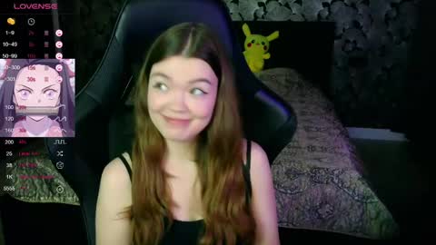 Snapshot of nicolemeew chatting on April 2026 05:18:01 PM NicoleMeew online show from April 2026 05:18:01 PM