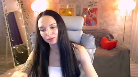 Snapshot of nicolemerz chatting on June 2026 05:04:01 PM Nicole online show from June 2026 05:04:01 PM