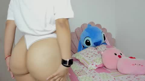 nicole santana online show from November 2025 06:51:01 PM