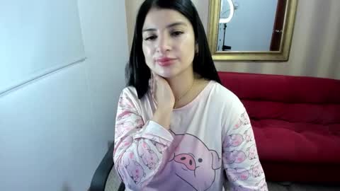 Nicolettcolin  online show from November 2025 02:32:02 PM