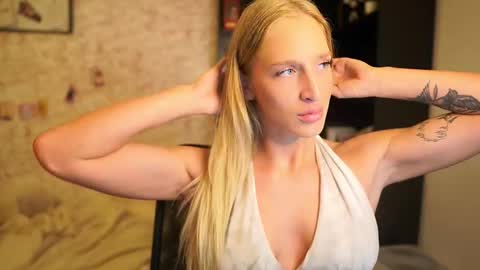 Snapshot of nicolette__shea_ chatting on December 2025 03:09:02 PM nicolette__shea_ online show from December 2025 03:09:02 PM