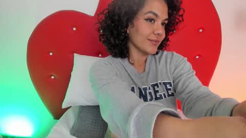 nicolette online show from November 2025 10:28:02 AM