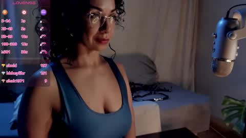 Snapshot of nicolle__smith_ chatting on February 2025 01:35:01 AM Mrs Nicolle online show from February 2025 01:35:01 AM