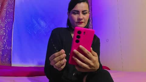 nicolle gomes online show from April 2026 02:27:02 AM