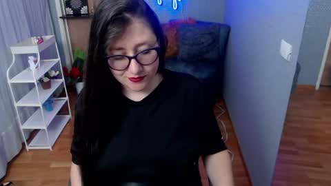 Nicolle  online show from August 2026 12:14:02 PM