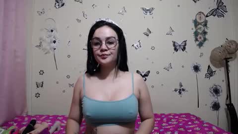 Snapshot of nicolle_sky chatting on June 2026 08:15:02 AM nicolle_sky online show from June 2026 08:15:02 AM