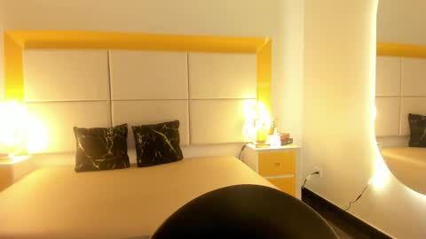 Nicoll  online show from February 2026 01:33:02 PM