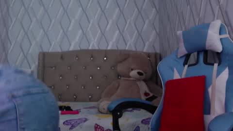 Nicolle Miley online show from January 2025 03:11:02 AM