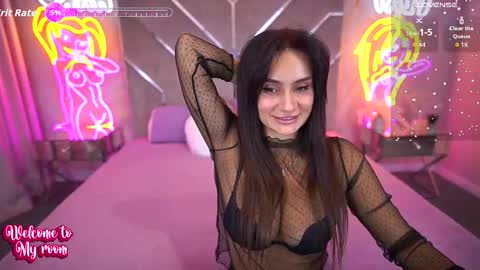Nicole online show from October 2025 05:41:02 AM