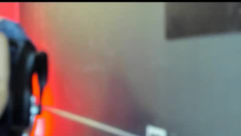 Nicol online show from November 2025 07:19:02 PM