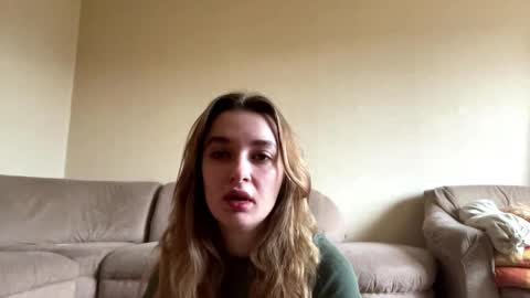 Mila online show from October 2025 09:32:02 AM