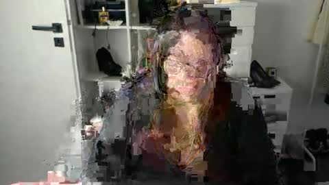 Holly online show from April 2026 05:05:02 PM