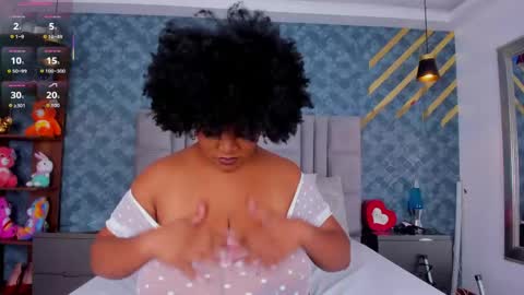 Snapshot of niiamoore_ chatting on June 2026 08:03:01 PM NiiaMoore online show from June 2026 08:03:01 PM