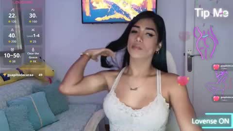 Nicolle Bustamante online show from May 2026 09:20:02 PM