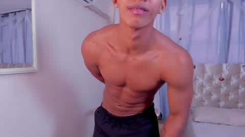 Snapshot of niico_santana chatting on October 2025 07:49:01 PM Niico online show from October 2025 07:49:01 PM