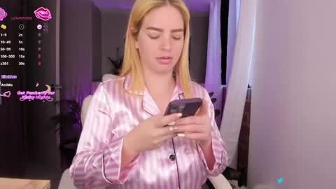 Niicoleta  online show from April 2026 11:12:01 AM