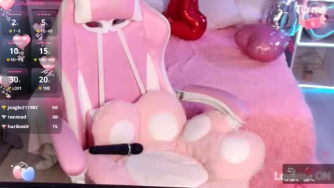 Nicole  online show from February 2025 02:43:01 PM