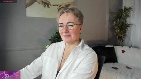 Nika online show from February 2025 11:42:02 AM