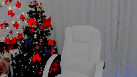 Snapshot of nika_tailor chatting on December 2024 07:10:01 AM Nika online show from December 2024 07:10:01 AM