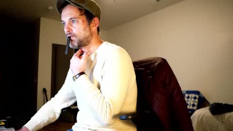 Nike Jude online show from October 2025 01:15:01 AM