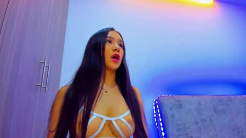 nikii_white online show from January 2026 01:44:01 AM