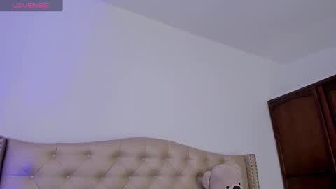 Niikii online show from January 2025 08:54:01 PM