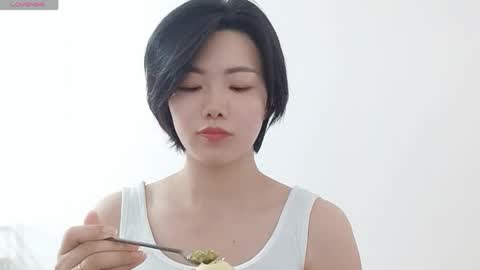 Snapshot of nikishine chatting on June 2026 05:33:02 AM nikishine online show from June 2026 05:33:02 AM