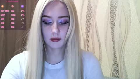 Nikki Roseanna online show from November 2025 03:44:01 PM