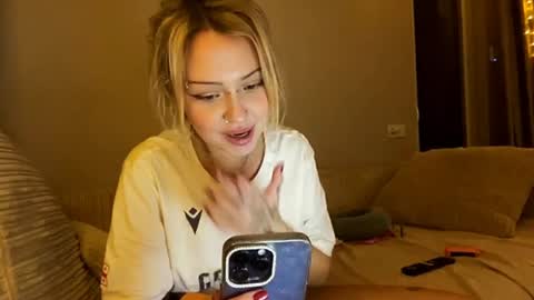 nicolette online show from December 2024 11:11:01 PM