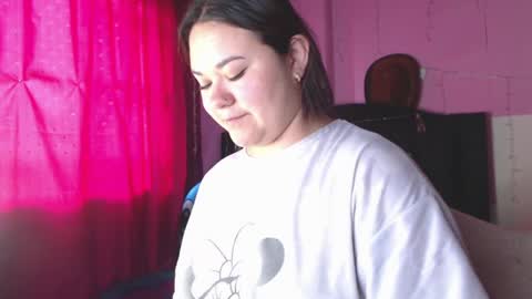 Snapshot of nikkirous_ chatting on May 2026 01:18:01 PM Nikkirous online show from May 2026 01:18:01 PM