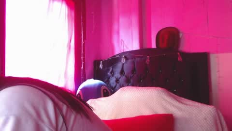 Snapshot of nikkirous_ chatting on May 2026 02:14:01 PM Nikkirous online show from May 2026 02:14:01 PM