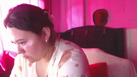 Snapshot of nikkirous_ chatting on May 2026 05:20:02 PM Nikkirous online show from May 2026 05:20:02 PM