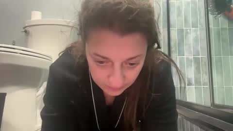 Snapshot of nikkisnow1 chatting on November 2025 04:35:02 AM nikkisnow1 online show from November 2025 04:35:02 AM