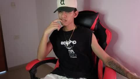 niklaus_wolf online show from April 2026 05:59:01 PM