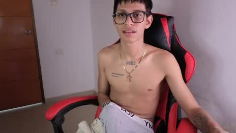 niklaus_wolf online show from April 2026 04:06:01 AM