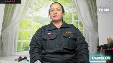 Snapshot of nikol32__ chatting on December 2025 11:04:01 AM dayan online show from December 2025 11:04:01 AM