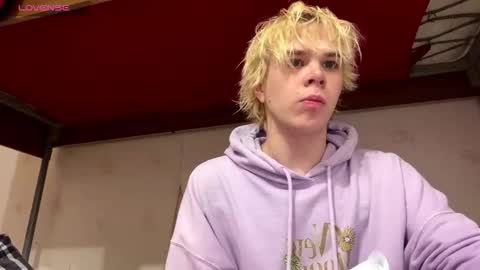 nikolasbucks online show from December 2025 09:09:01 PM