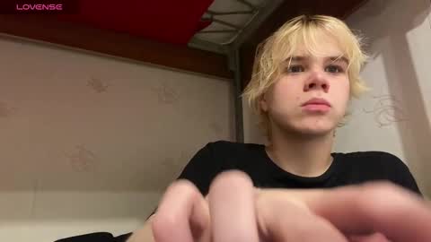 nikolasbucks online show from December 2025 07:18:01 PM